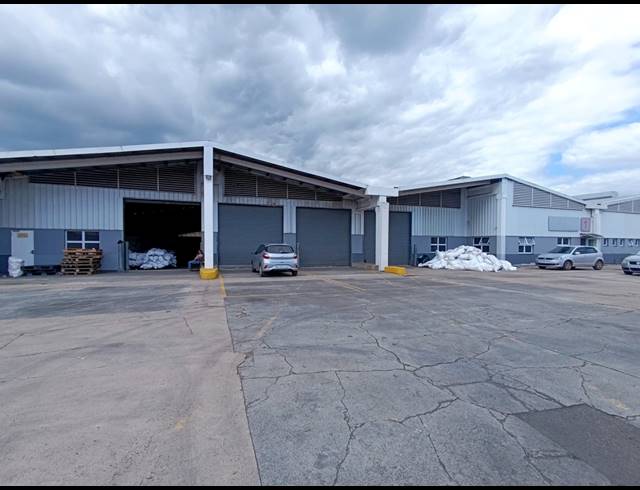 3,353M² WAREHOUSE TO LET IN NEW GERMANY
